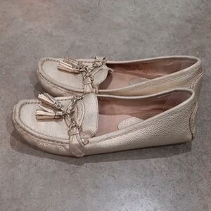 Elegant Cream Loafers with Tassel Detail